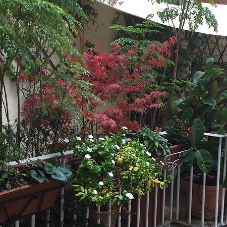 Bed and Breakfast Relais Teatro Argentina Рим Экстерьер фото