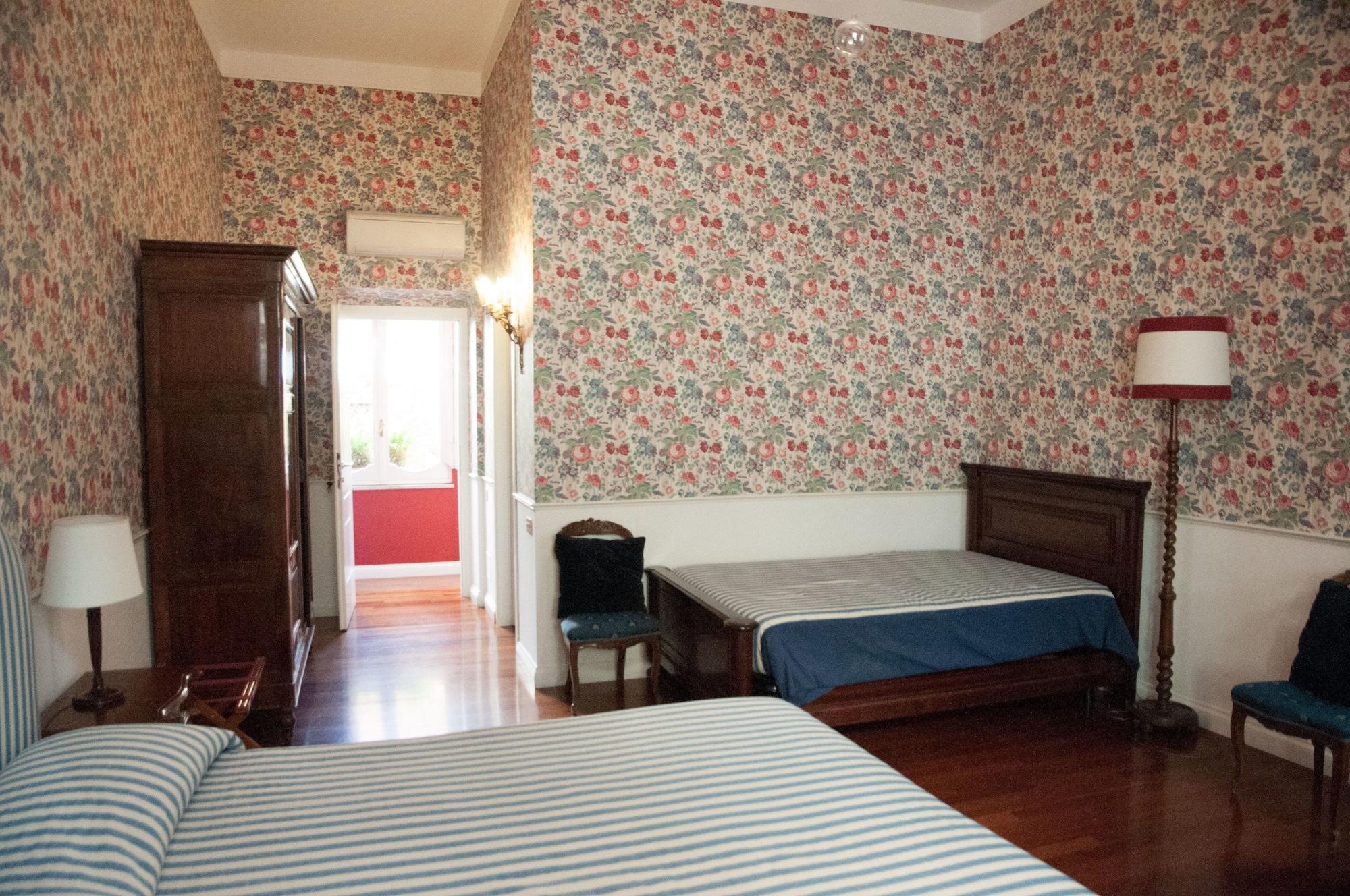 Bed and Breakfast Relais Teatro Argentina Рим Экстерьер фото