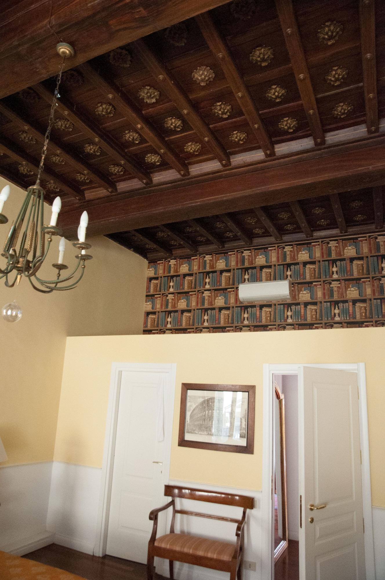 Bed and Breakfast Relais Teatro Argentina Рим Экстерьер фото