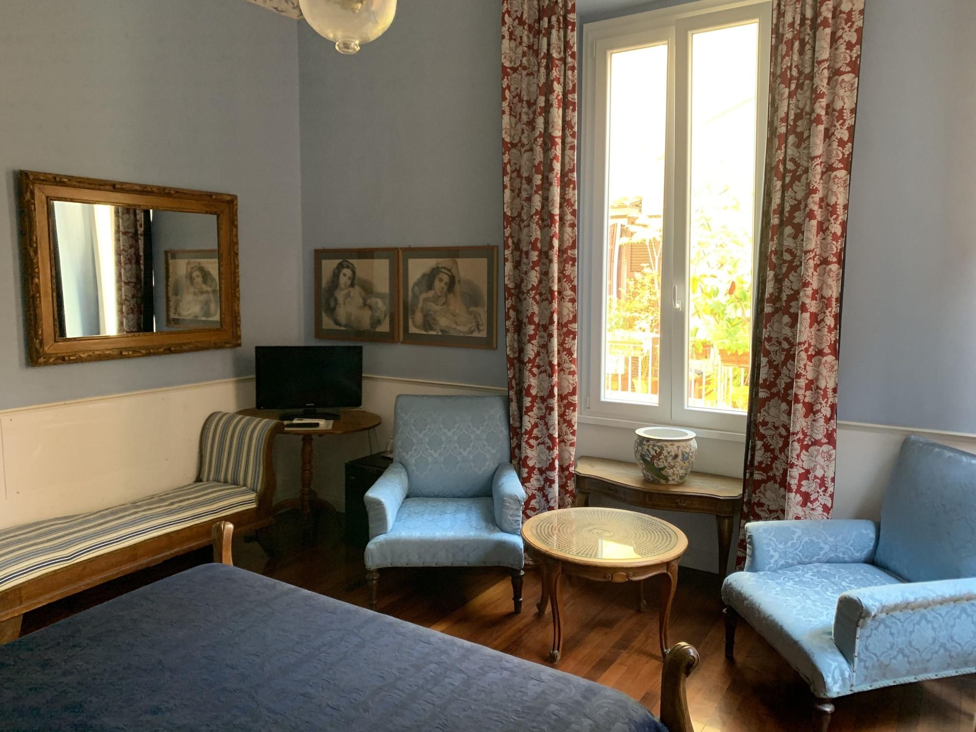 Bed and Breakfast Relais Teatro Argentina Рим Экстерьер фото