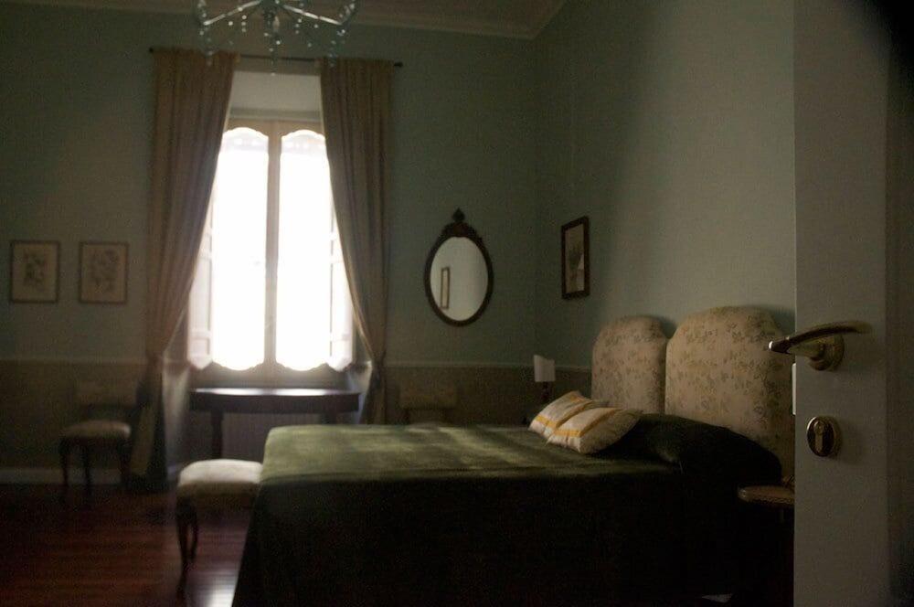 Bed and Breakfast Relais Teatro Argentina Рим Экстерьер фото