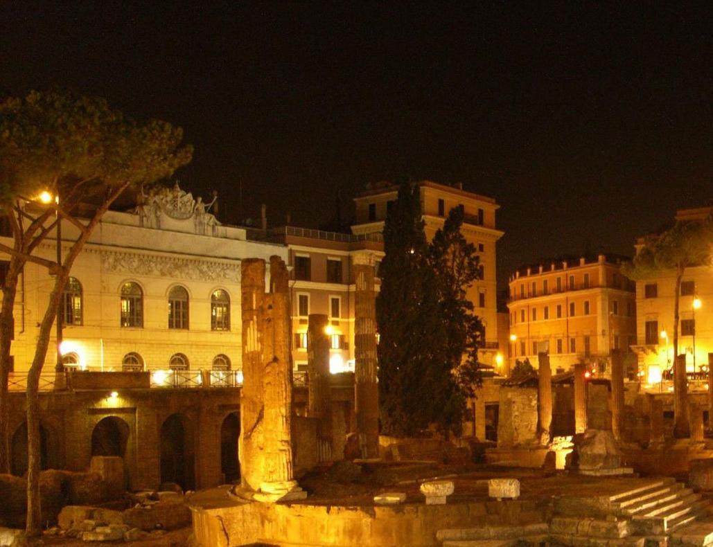 Bed and Breakfast Relais Teatro Argentina Рим Экстерьер фото