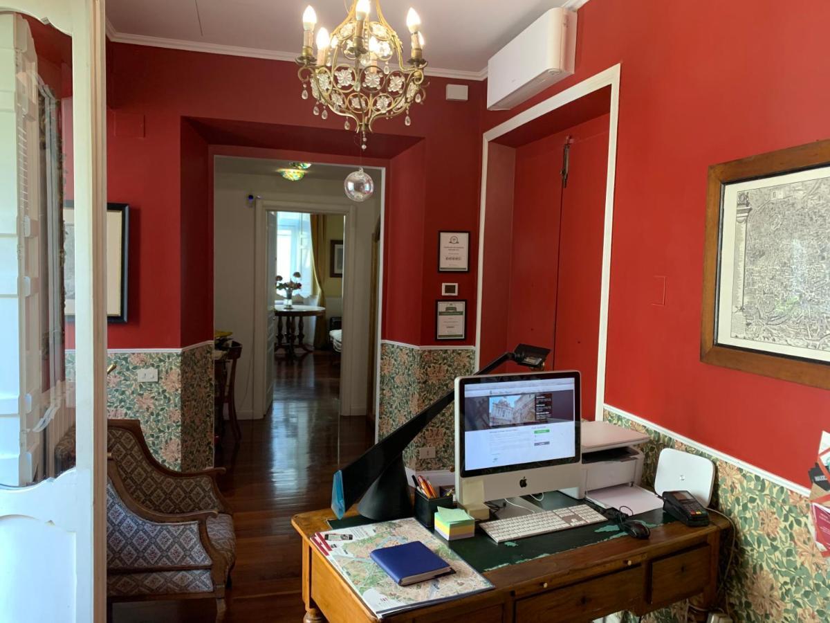 Bed and Breakfast Relais Teatro Argentina Рим Экстерьер фото
